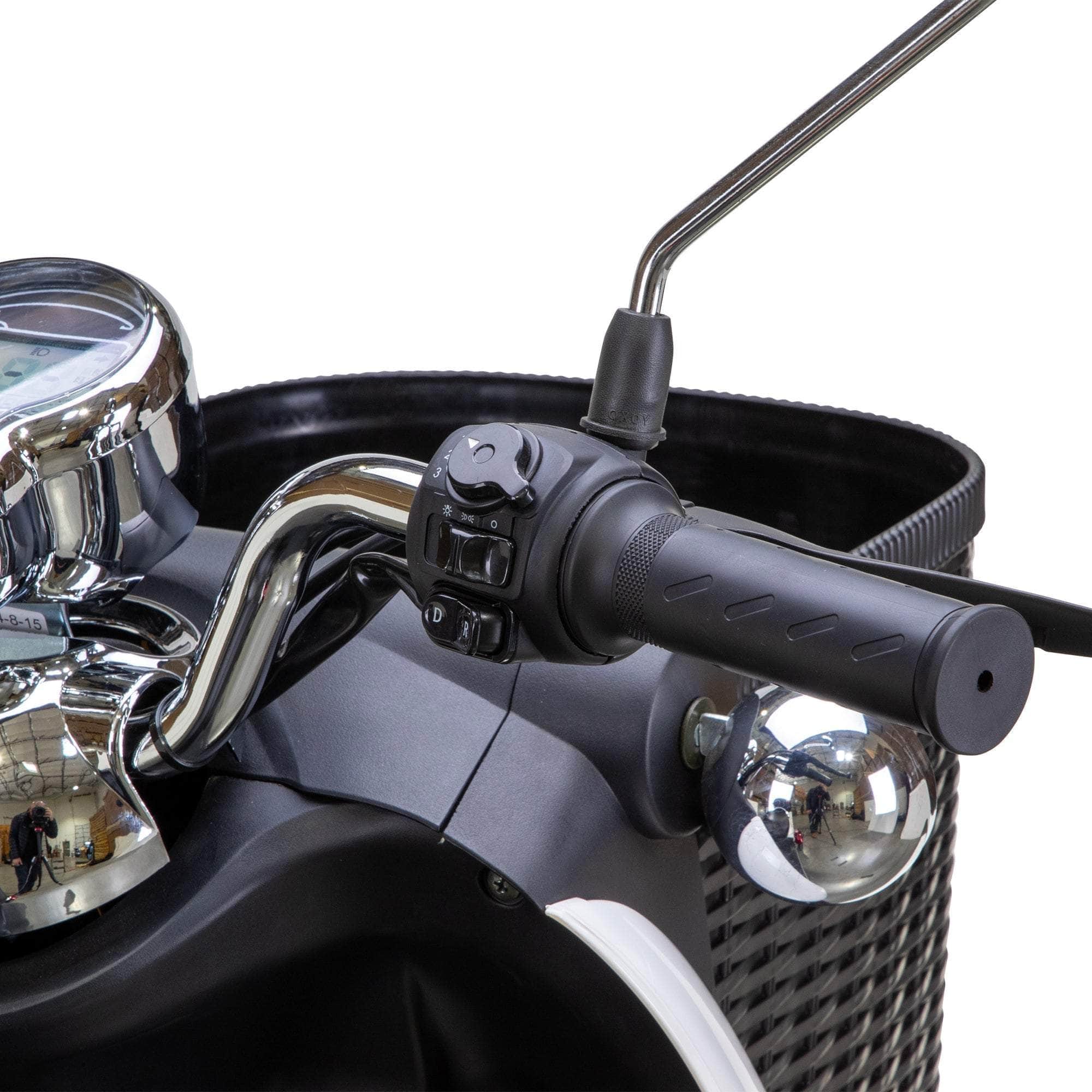 Bespoke Supreme 3 Wheel Mobility Scooter - 48V 600W, max load 400 lbs, top speed 15MPH, range 43 miles, 2-rider capacity - 100% Financing Available! - Image 16