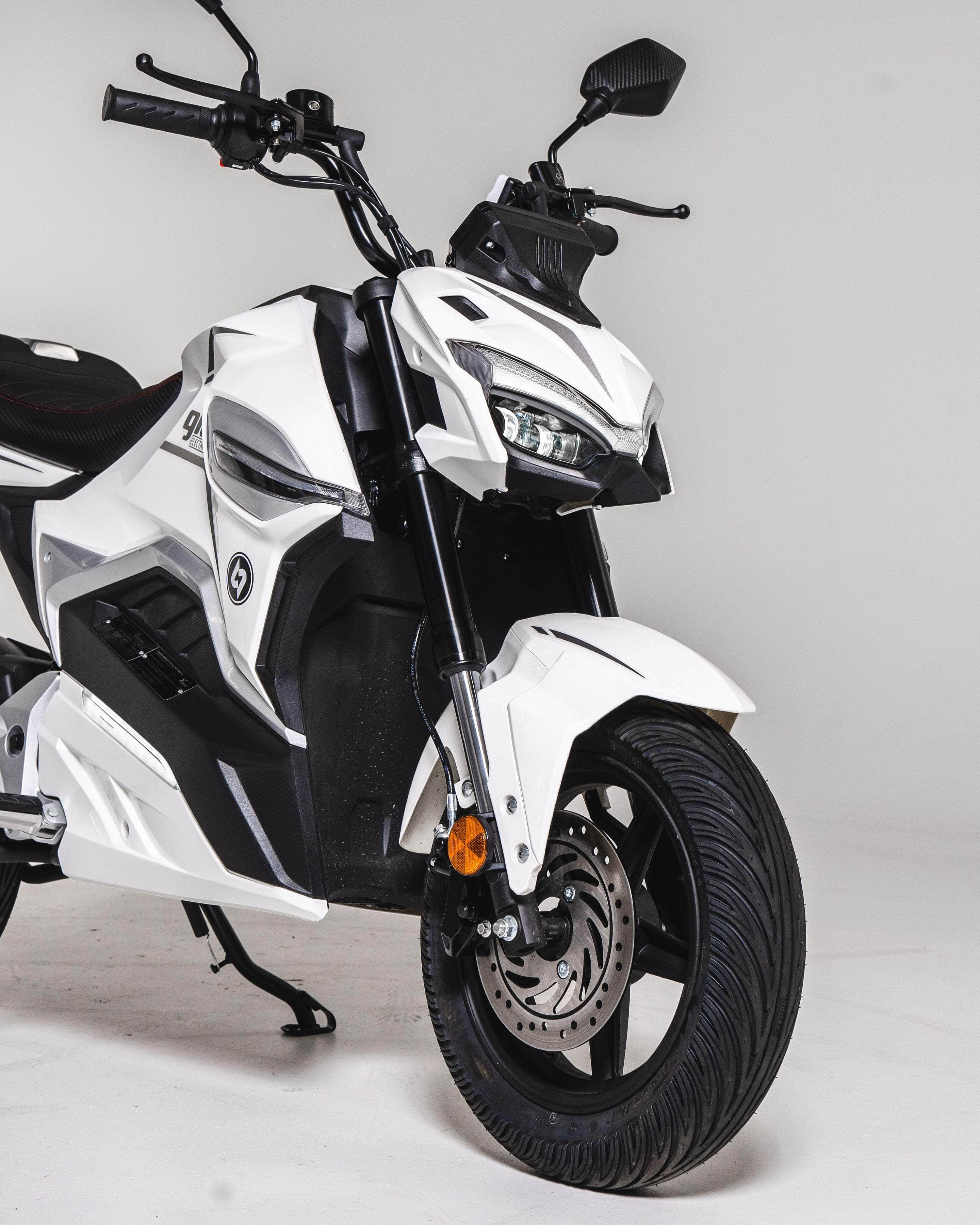 GIO G2000 ELECTRIC SCOOTER - 72V 30Ah 2000W, anti-theft alarm, top speed 43mph, range up to 40 miles - Image 12