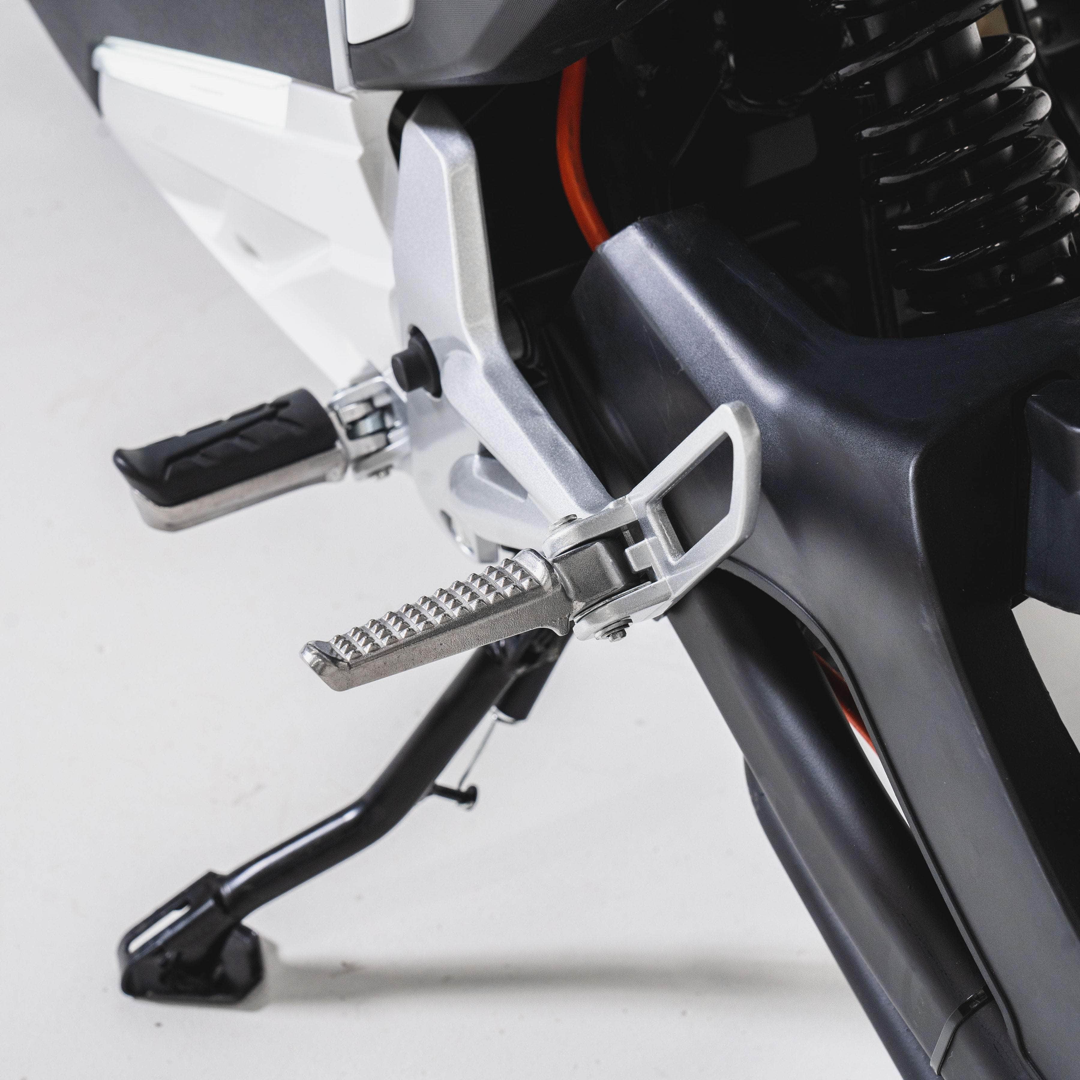 GIO G2000 ELECTRIC SCOOTER - 72V 30Ah 2000W, anti-theft alarm, top speed 43mph, range up to 40 miles - Image 13