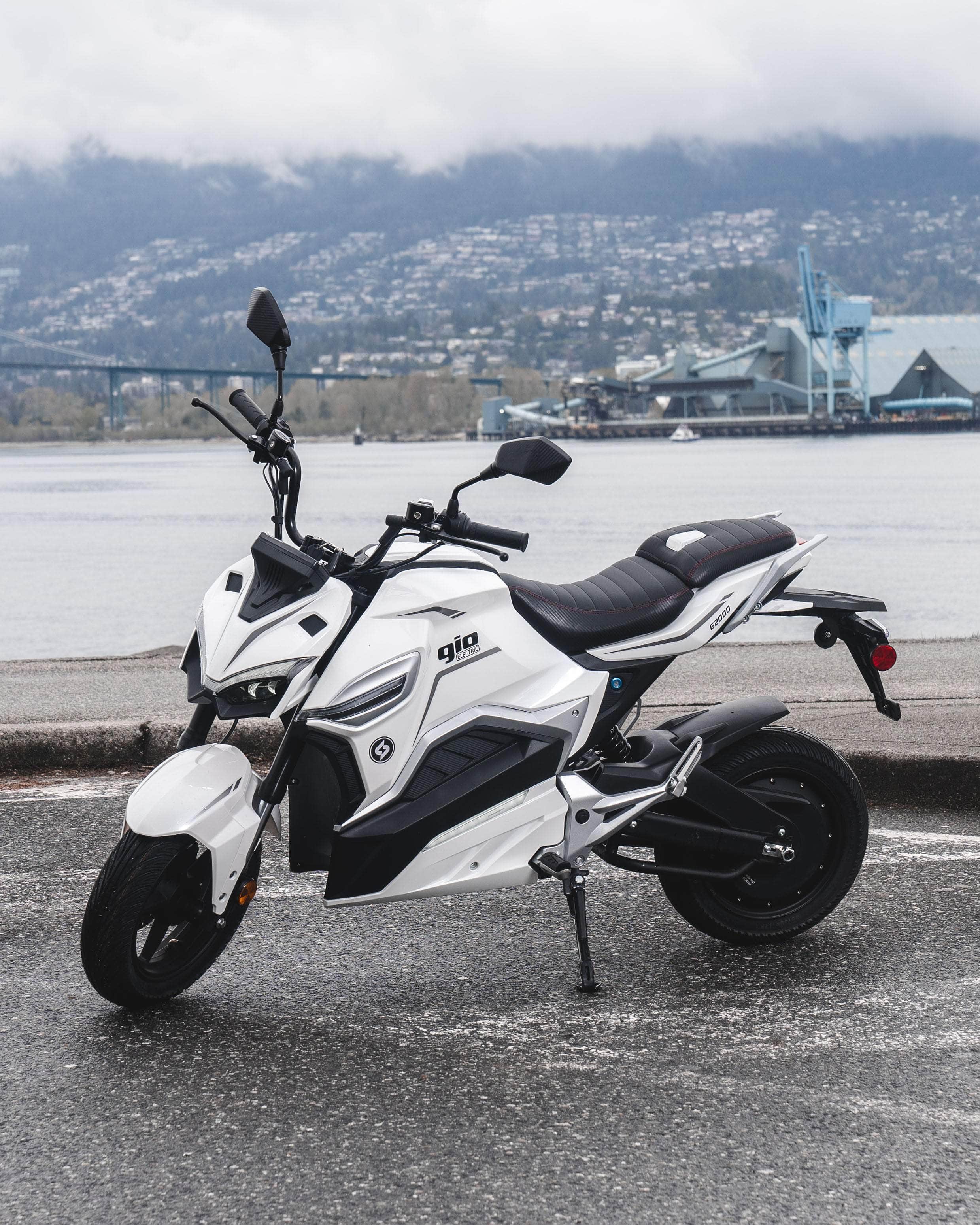 GIO G2000 ELECTRIC SCOOTER - 72V 30Ah 2000W, anti-theft alarm, top speed 43mph, range up to 40 miles - Image 3