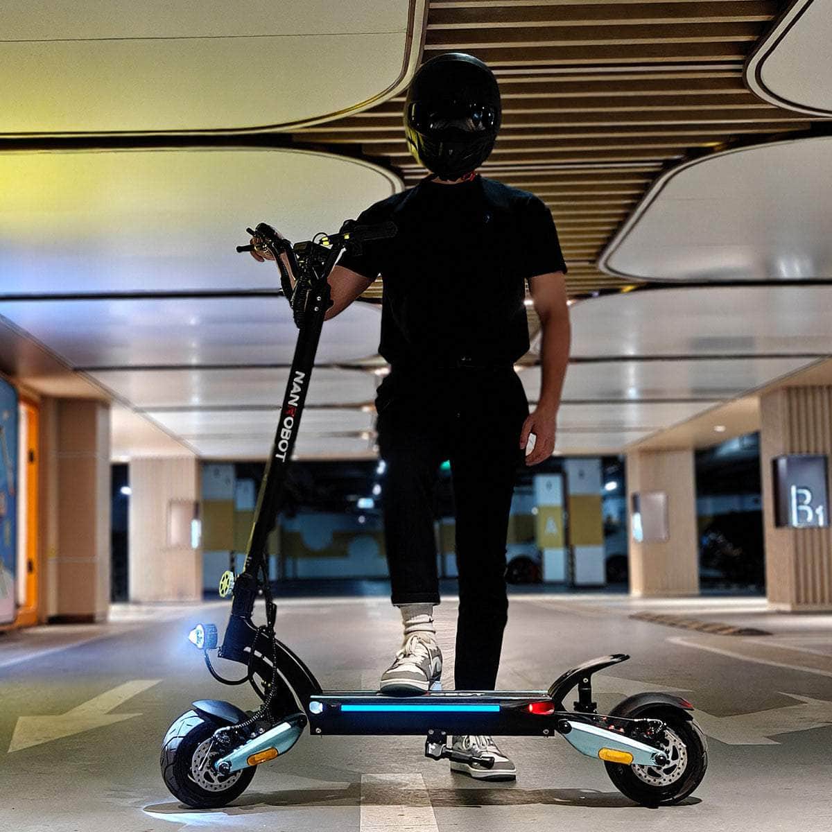 Nanrobot Lightning Pro Electric Scooter - 48V 18.2Ah 2*800W 20mph - 100% Financing Available - Image 4