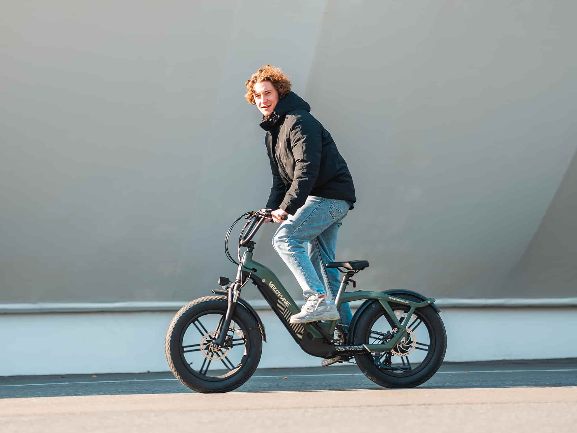 Velowave Pony Compact Step-Thru Fat Tire Electric Bike - 48V 15Ah 750W, 25 MPH, Range 40 Miles, Hydraulic Suspension, Dual Hydraulic Brakes - 100% Financing Available! - Image 12