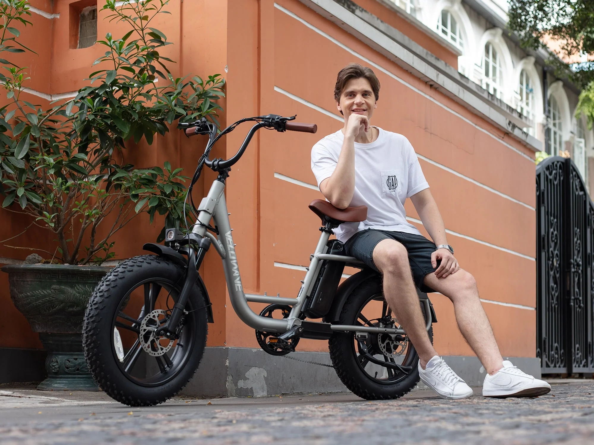 Velowave Prado S Commuter Fat Tire Electric Bike -48V 15Ah 750W hub motor - hydraulic brakes and suspension, 25MPH, Range up to 40 miles - 100% Financing Available! - Image 13